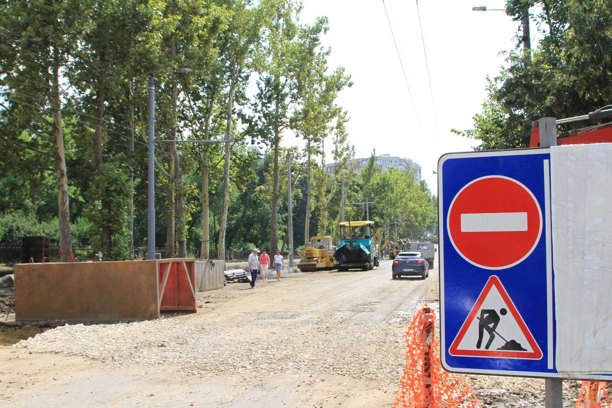 REPORTAJ FOTO: Chișinău, reparații pe str. Ion Creangă