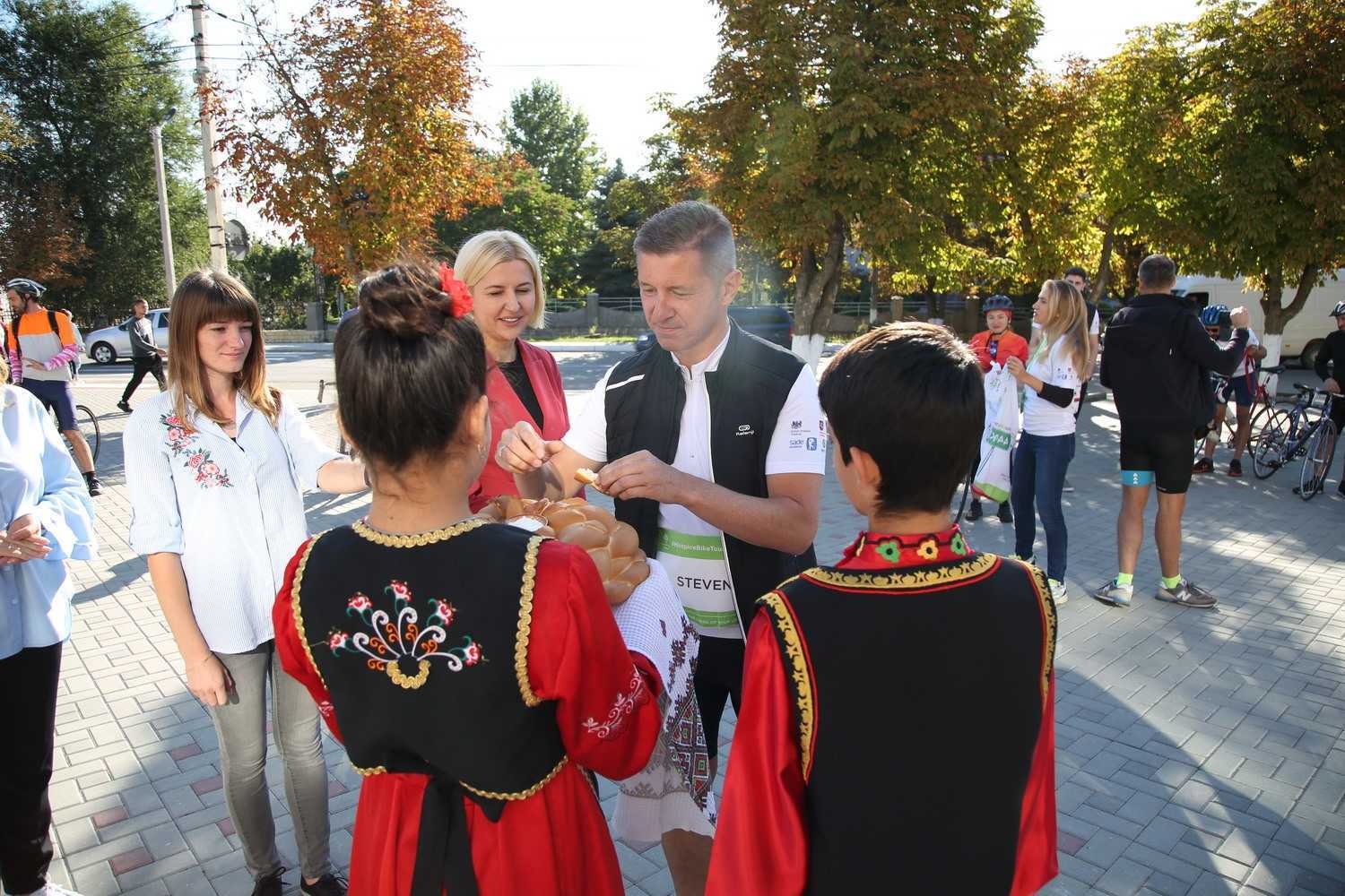 Irina Vlah a salutat în Comrat participanții Turului Hospice Bike