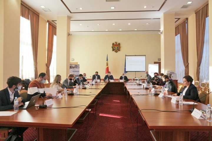 Masă rotundă cu genericul „Politici de tineret. Realizări și perspective”