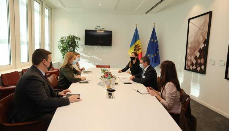 Igor Grosu a discutat cu prim-vicepreședintele Parlamentului European, Roberta Metsola