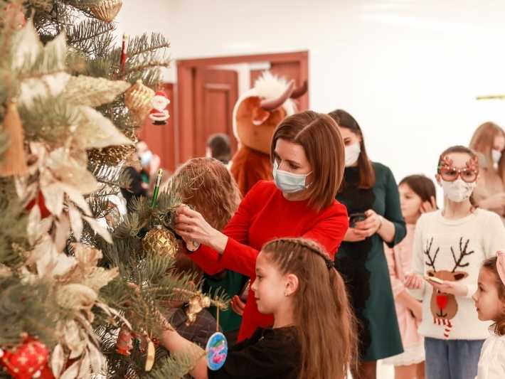 Maia Sandu pregătește o surpriză pentru cel mai frumos Pom de Crăciun al primăriilor