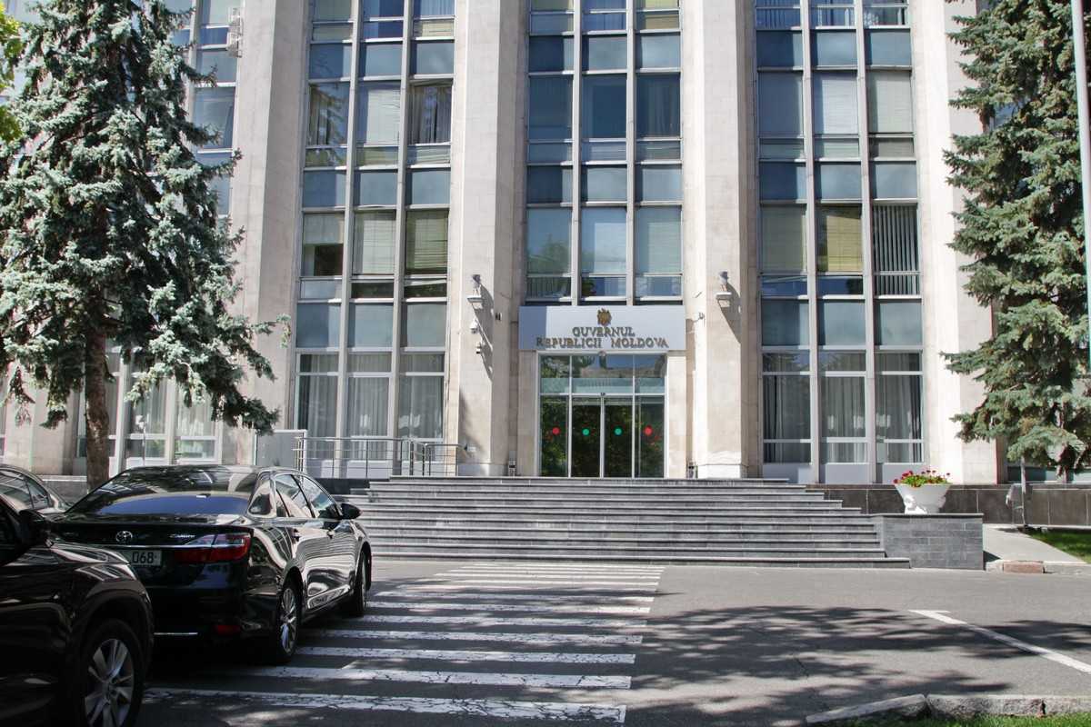 Indemnizația unică de 16 mii lei, acordată pentru alți 5563 angajați care s-au îmbolnăvit de COVID-19 la serviciu