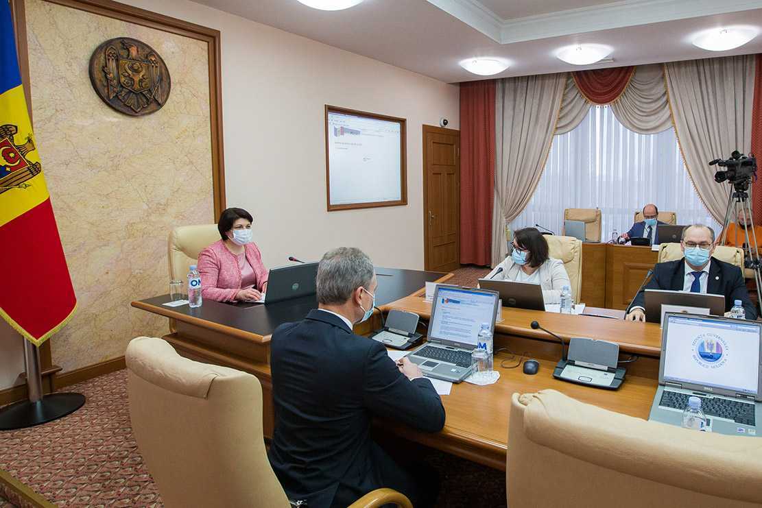 Indemnizația unică la nașterea copilului va fi majorată până la 10 068 lei