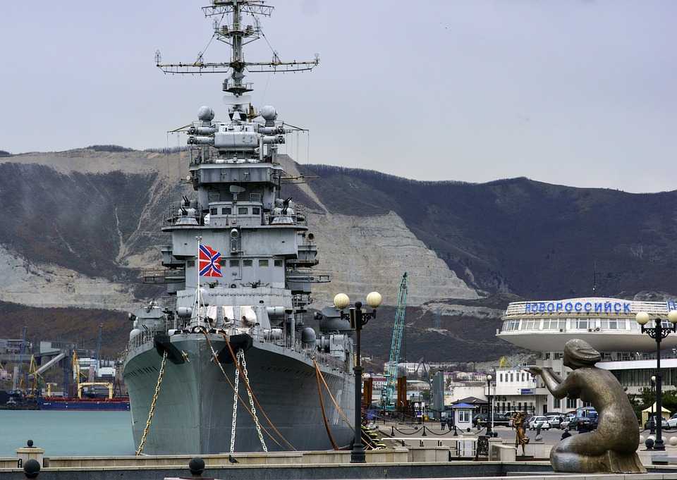 Navele ruseşti nu mai au voie să intre în porturile ucrainene