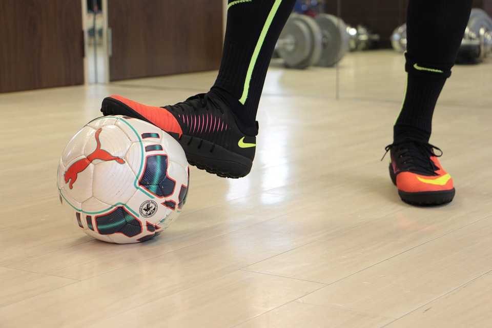 România ne-a bătut la futsal, într-un meci amical