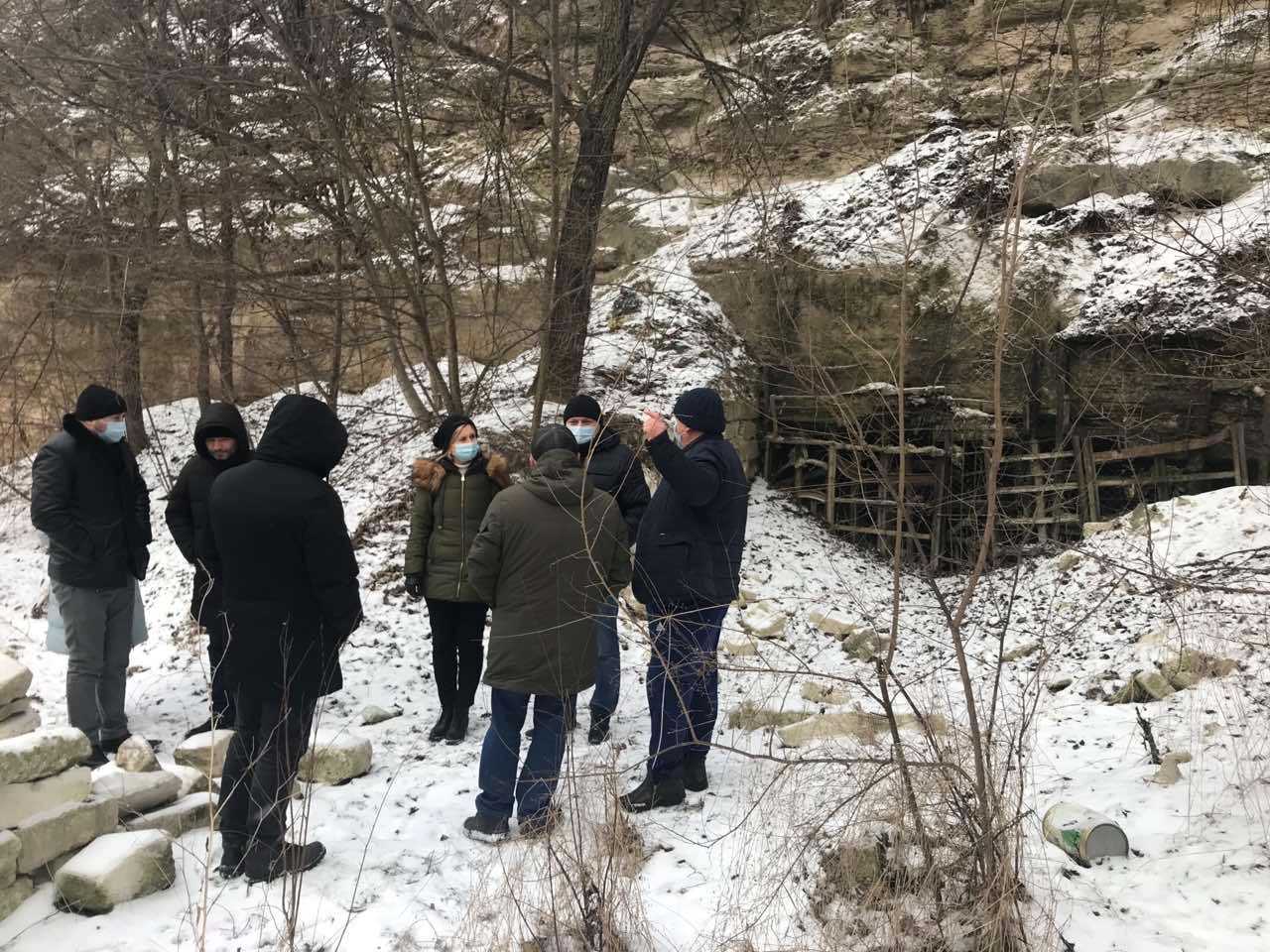 Mai mulți deputați au vizitat mina de calcar din Băcioi
