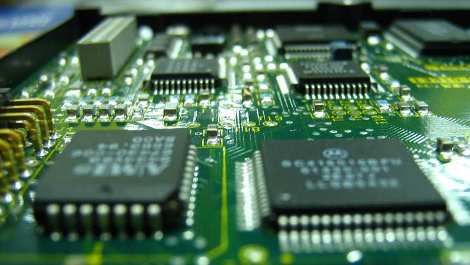 Uniunea Europeană: Zeci de miliarde de euro în industria semiconductorilor