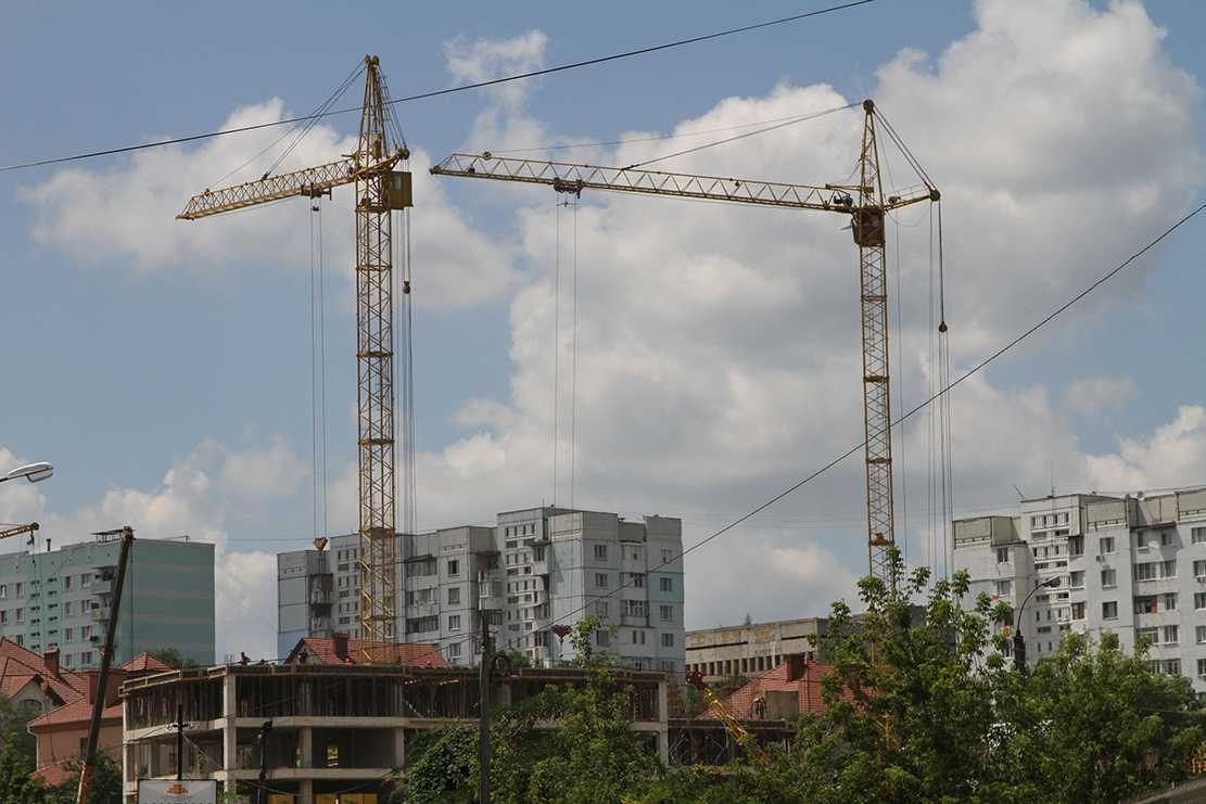 Creștere de peste 35% a numărului autorizațiilor de construcție, în 2021