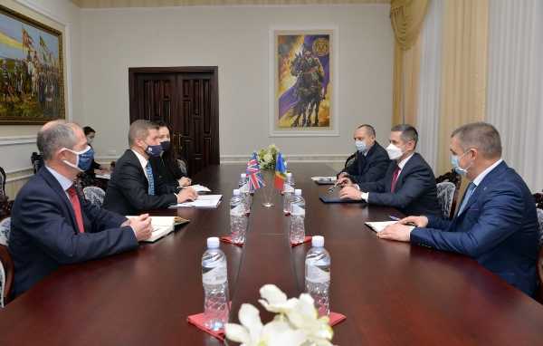 Colaborarea moldo-britanică, în atenția ministrului Anatolie Nosatîi și ambasadorului Steven Fisher