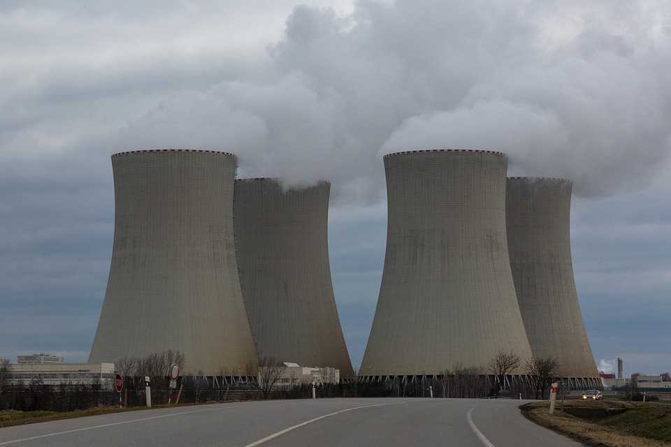 Criza provocată de Gazprom dă roade. Franța va construi până la 14 noi reactoare