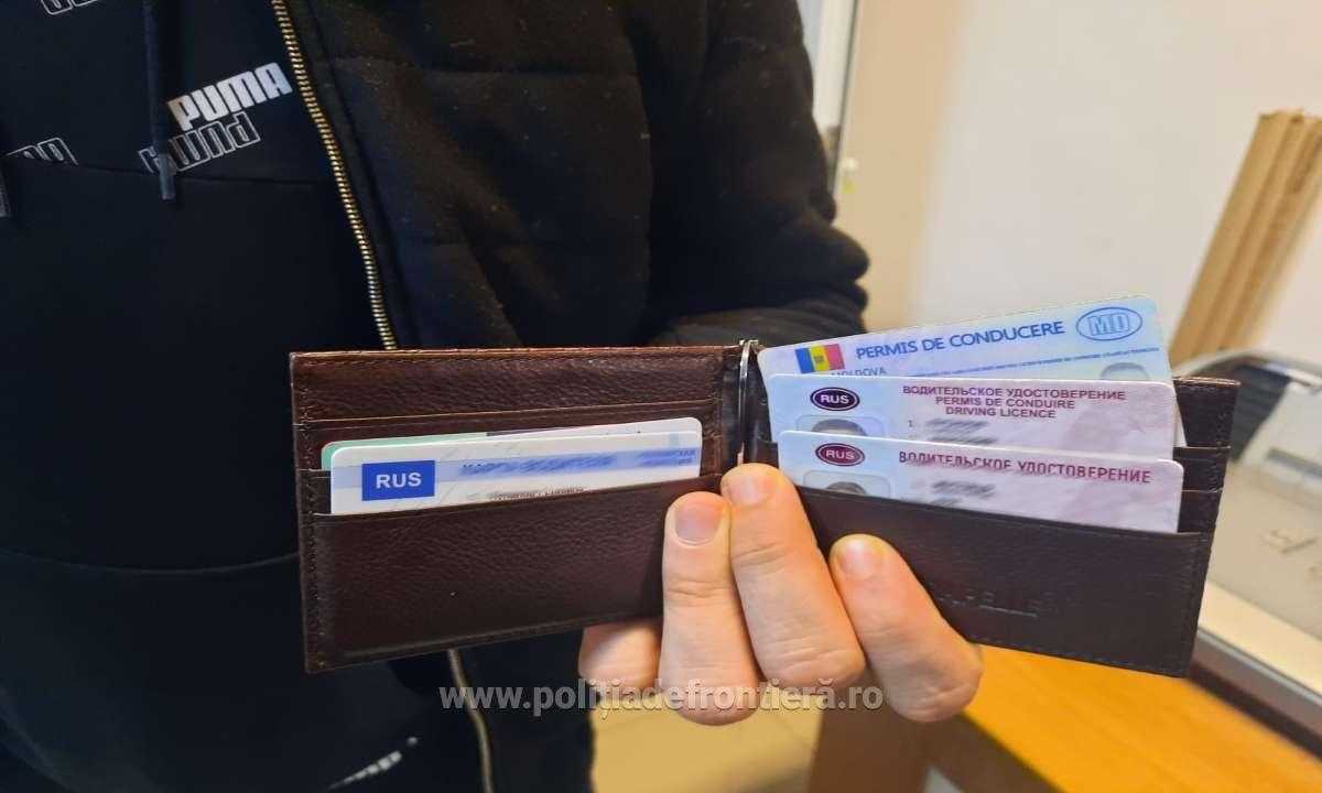 Trei permise de conducere false descoperite asupra unui cetățean din Republica Moldova
