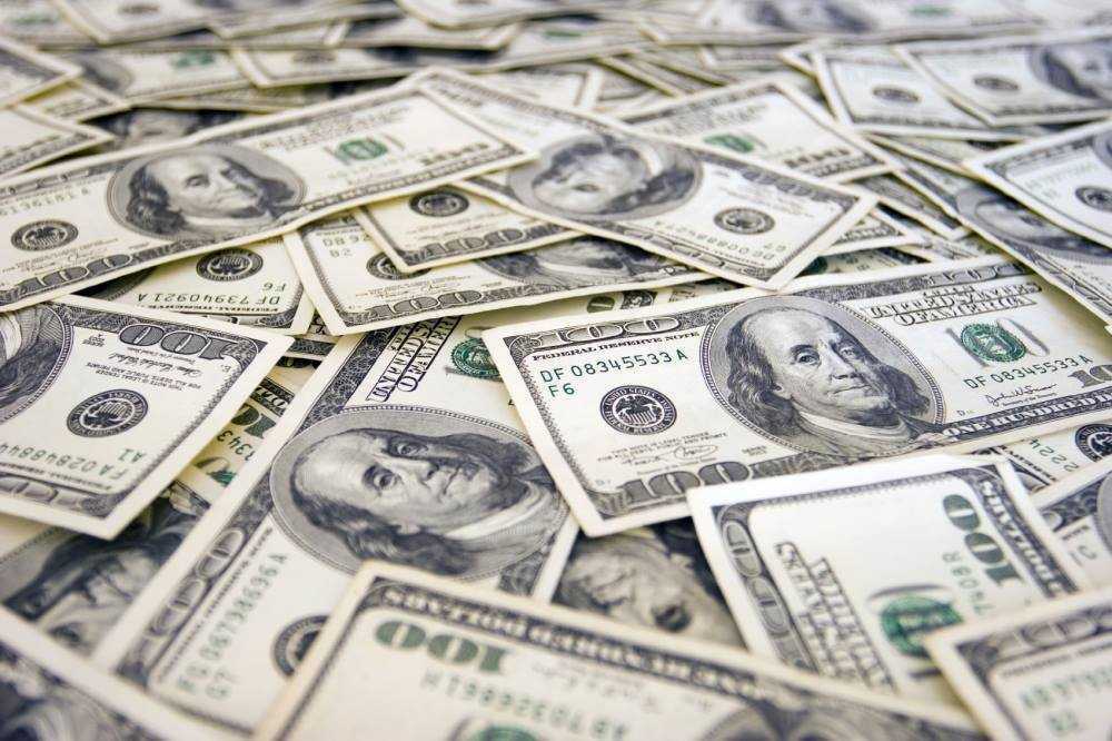 Piața valutară în numerar a scăzut cu peste 19%, în ianuarie