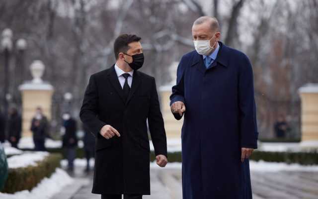 Turcia interzice trecerea navelor de război rusești prin strâmtorile Bosfor şi Dardanele