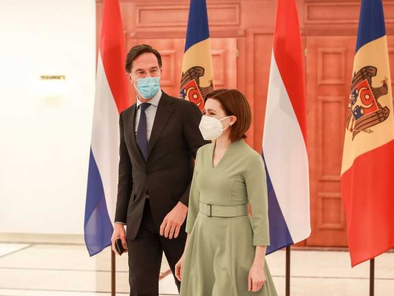 Maia Sandu a discutat cu premierul olandez, Mark Rutte, despre importanța restabilirii păcii în regiune