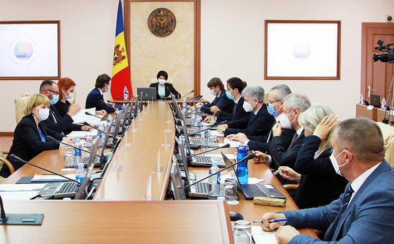 Se elimină obligativitatea certificării naționale a produselor de primă necesitate importate din UE