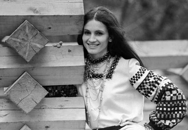 Sofia Rotaru se roagă pentru apărătorii Ucrainei. Mâine va fi primăvară ! / VIDEO