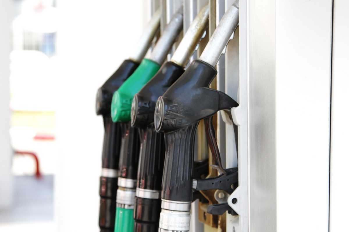 Creșterea prețurilor la carburanți continuă