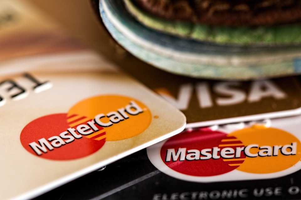 Visa și Mastercard nu mai operează în Rusia