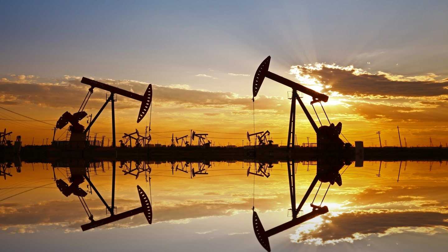 Barilul de petrol s-a apropiat de 140 USD pe fondul conflictului din Ucraina