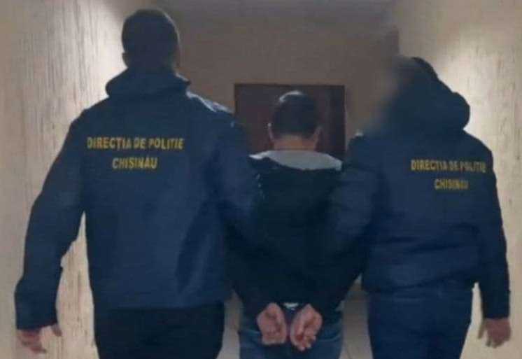 Au fost reținuți mai mulți indivizi, suspectați de comiterea unei tâlhării / VIDEO