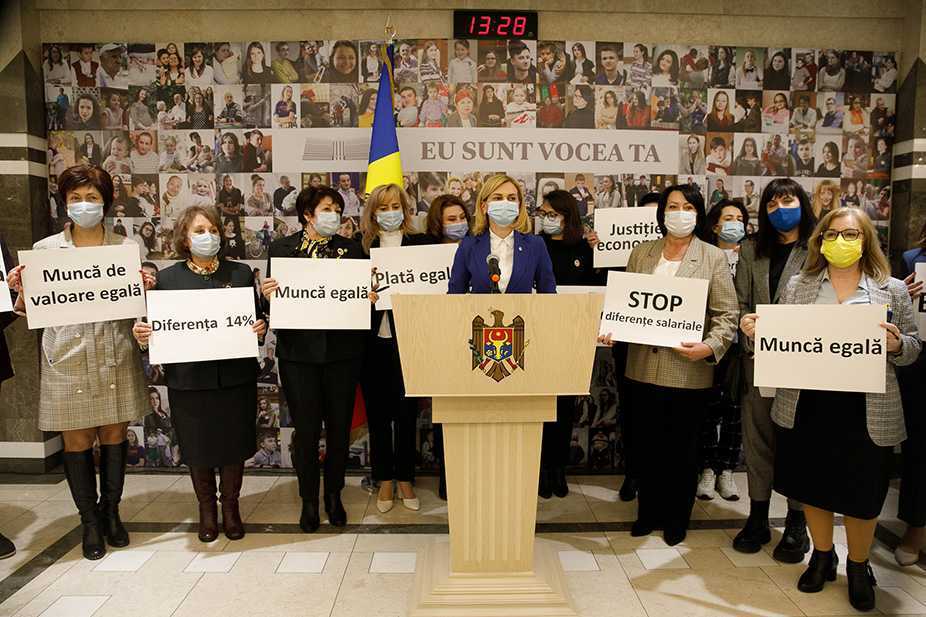 Legislativul a susținut inițiativa privind asigurarea egalității salariale
