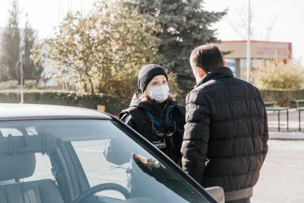 Alte două documente falsificate, ridicate de la doi șoferi
