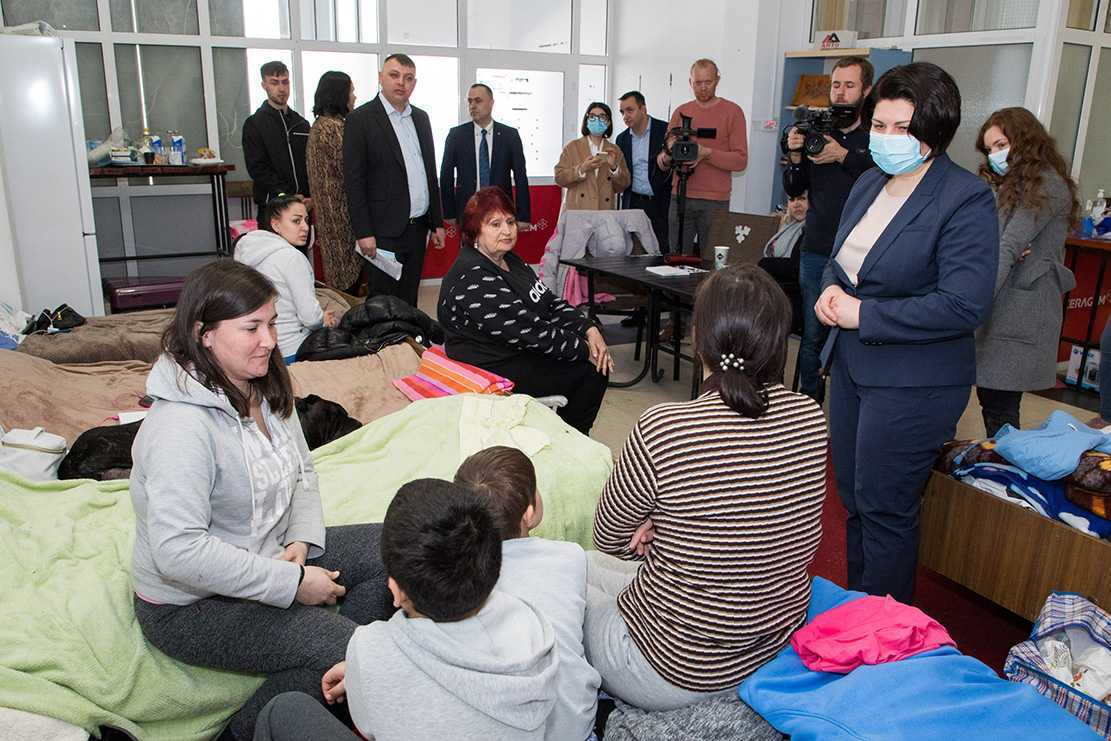 Natalia Gavrilița a vizitat un adăpost temporar amenajat de o femeie de afaceri din Căușeni