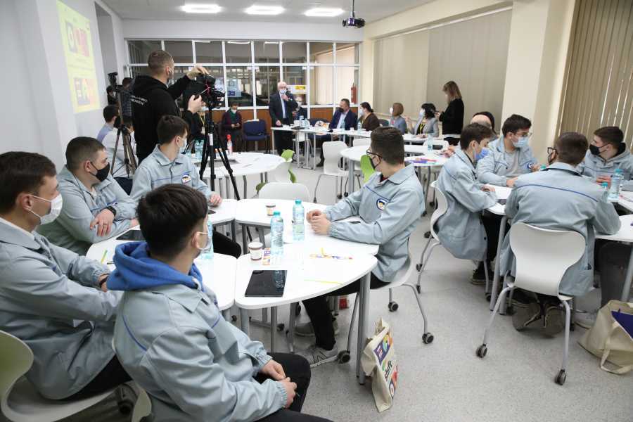 Proiectul Shift Edu: Competențe digitale pentru angajare în economia modernă