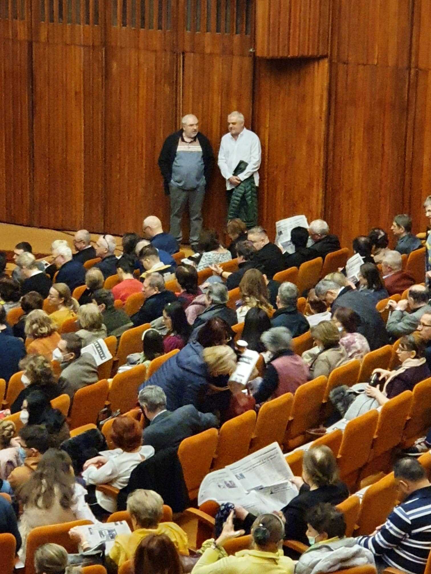 Scandal la TNB: Un ziar antisemit și prorus a fost distribuit spectatorilor