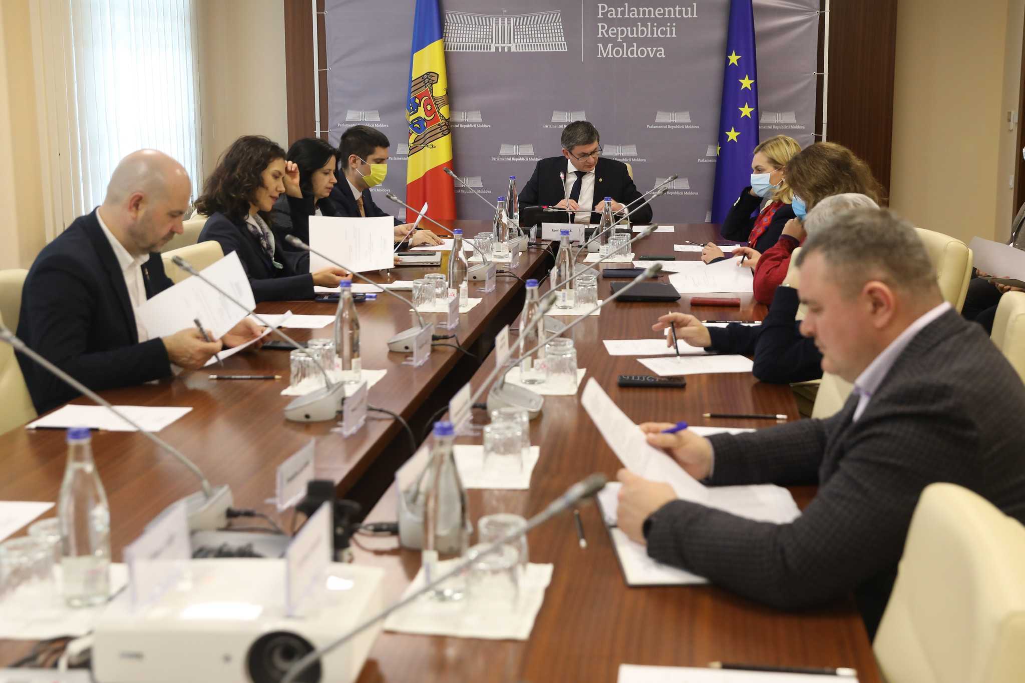 Parlamentul se va întruni, luni, 4 aprilie curent, în ședință plenară