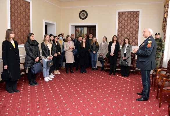 Studenții de la ULIM și USM, în vizită la Ministerul Apărării