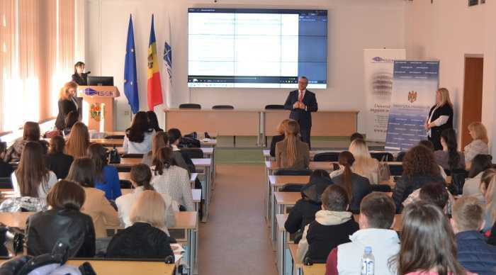 Funcționarii din cadrul Ministerului Finanțelor în dialog cu studenții și masteranzii de la ASEM