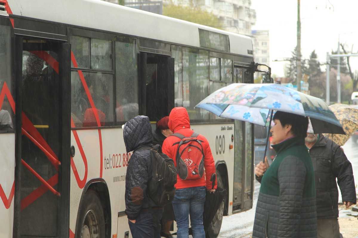 Vânt și ploi, destul de rece-i pe la noi