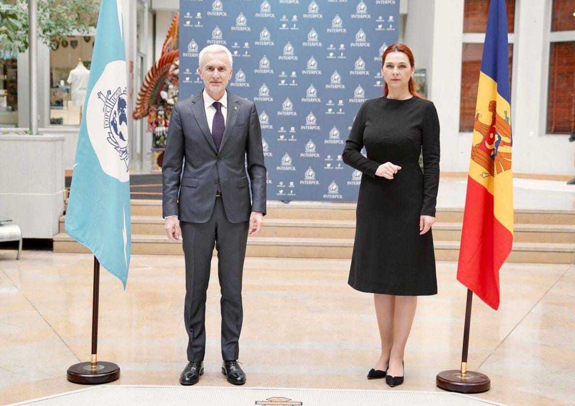 INTERPOL susține Ministerul Afacerilor Interne în gestionarea fluxului de refugiați