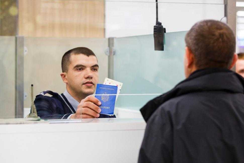 Opt ani de la liberalizarea regimului de vize pentru cetăţenii R.Moldova
