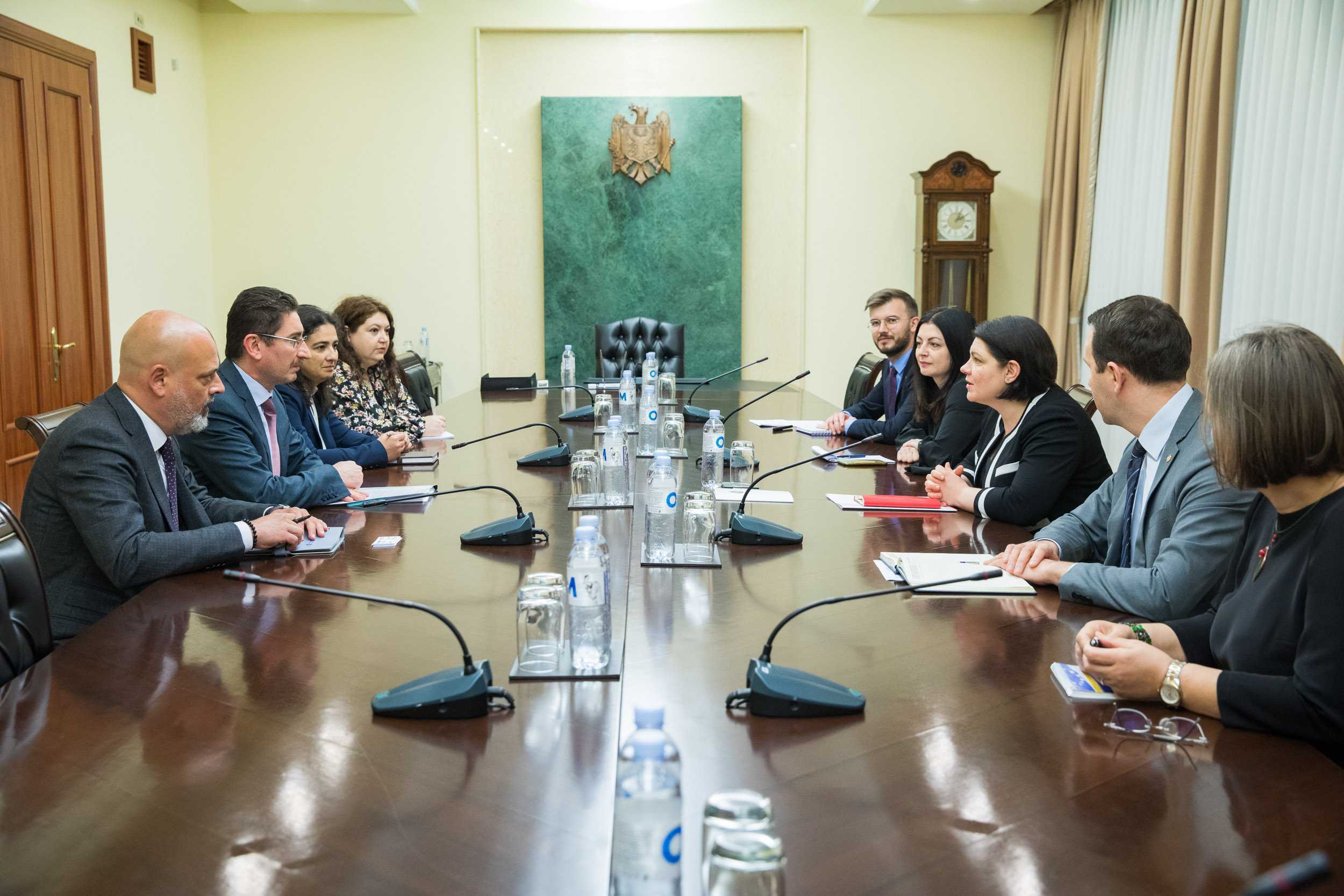 Prim-ministra Natalia Gavrilița, în discuții cu președintele Consiliul Concurenței din România