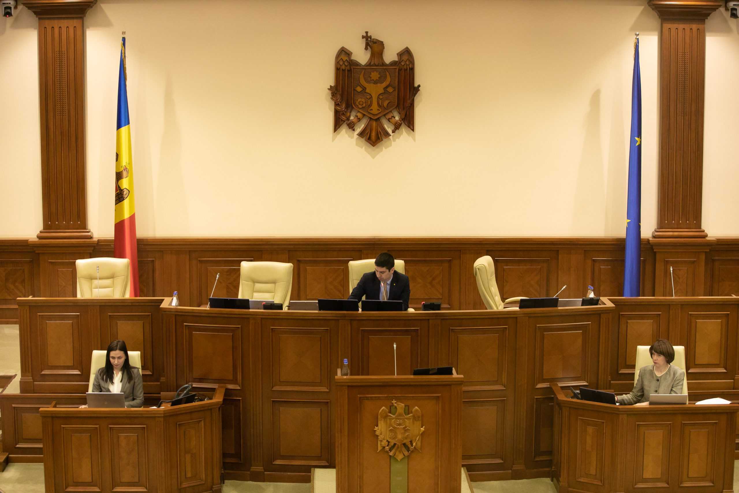 Condiții mai bune de activitate pentru zilieri. Proiectul a fost votat în prima lectură