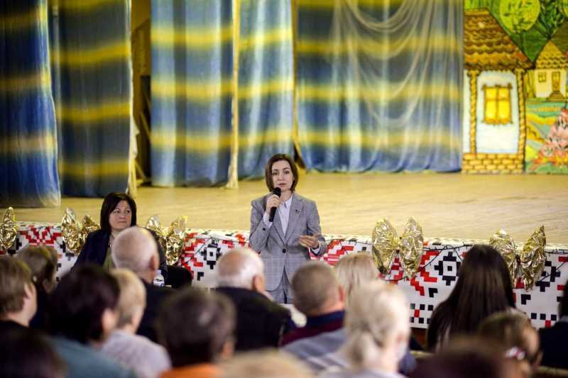 Președinta Maia Sandu s-a întâlnit cu cetățenii din localitățile de lângă Nistru