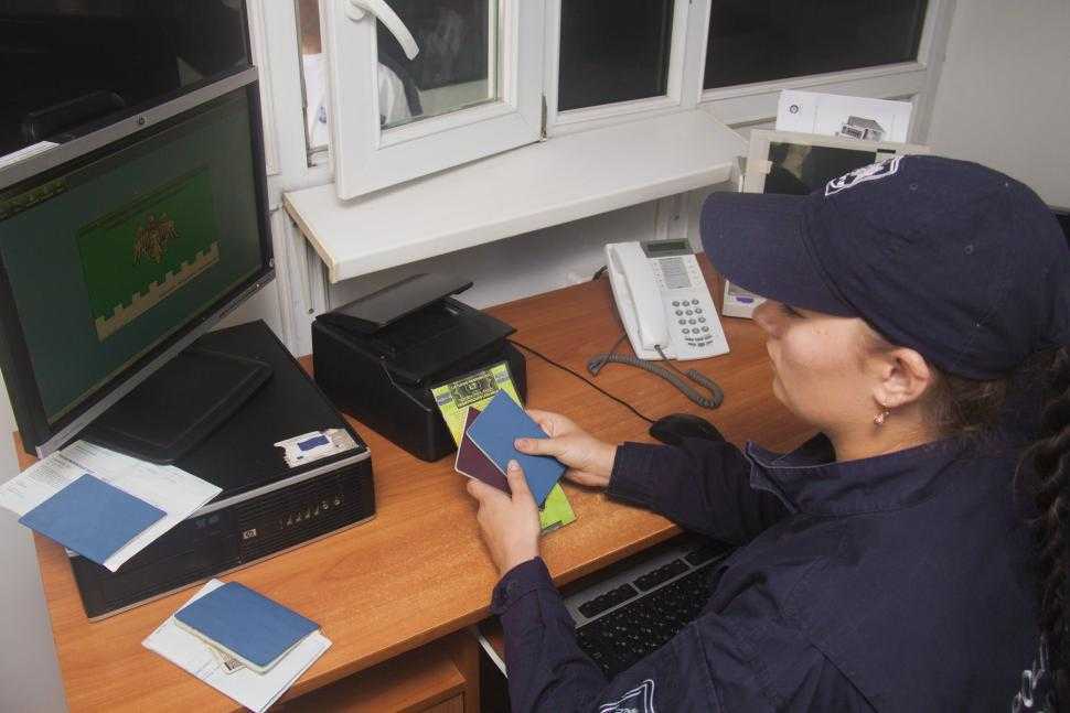 PTF Costești: permis de conducere falsificat, primit în dar