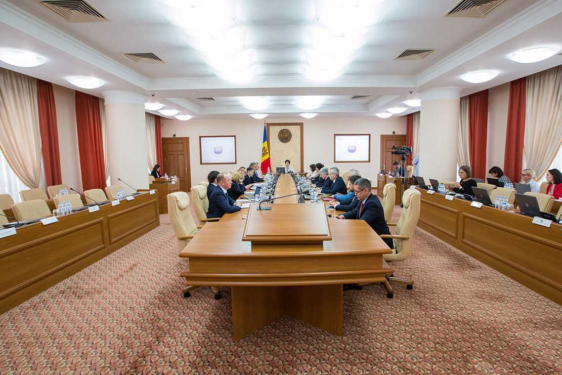 Mărimea plății compensatorii pentru salariații cu venituri mici va fi majorată