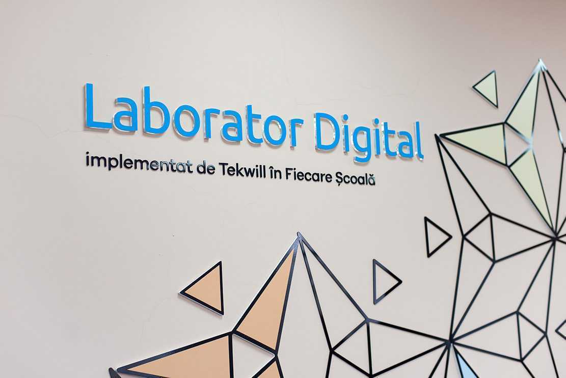 Elevii din Moldova își vor dezvolta competențele digitale, cu sprijinul PNUD și al Guvernului României