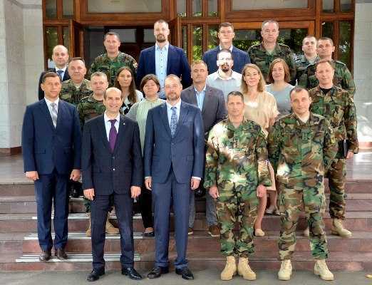 Experți EPF, la Ministerul Apărării