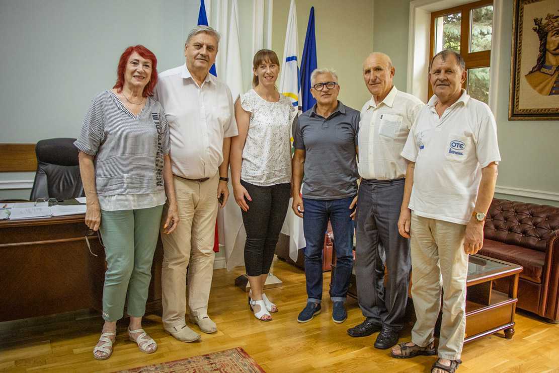 Antrenorii Vasile Lîsii și Marina Nichișenco Marghieva au fost premiați de CNOS