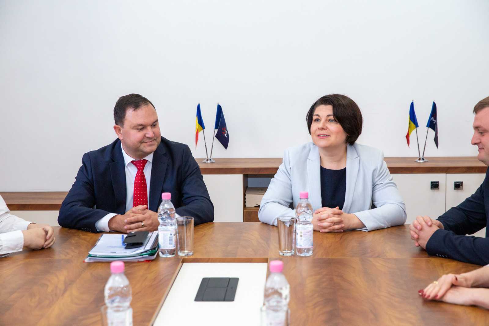 Noul director al Agenției de Investiții a fost prezentat colectivului