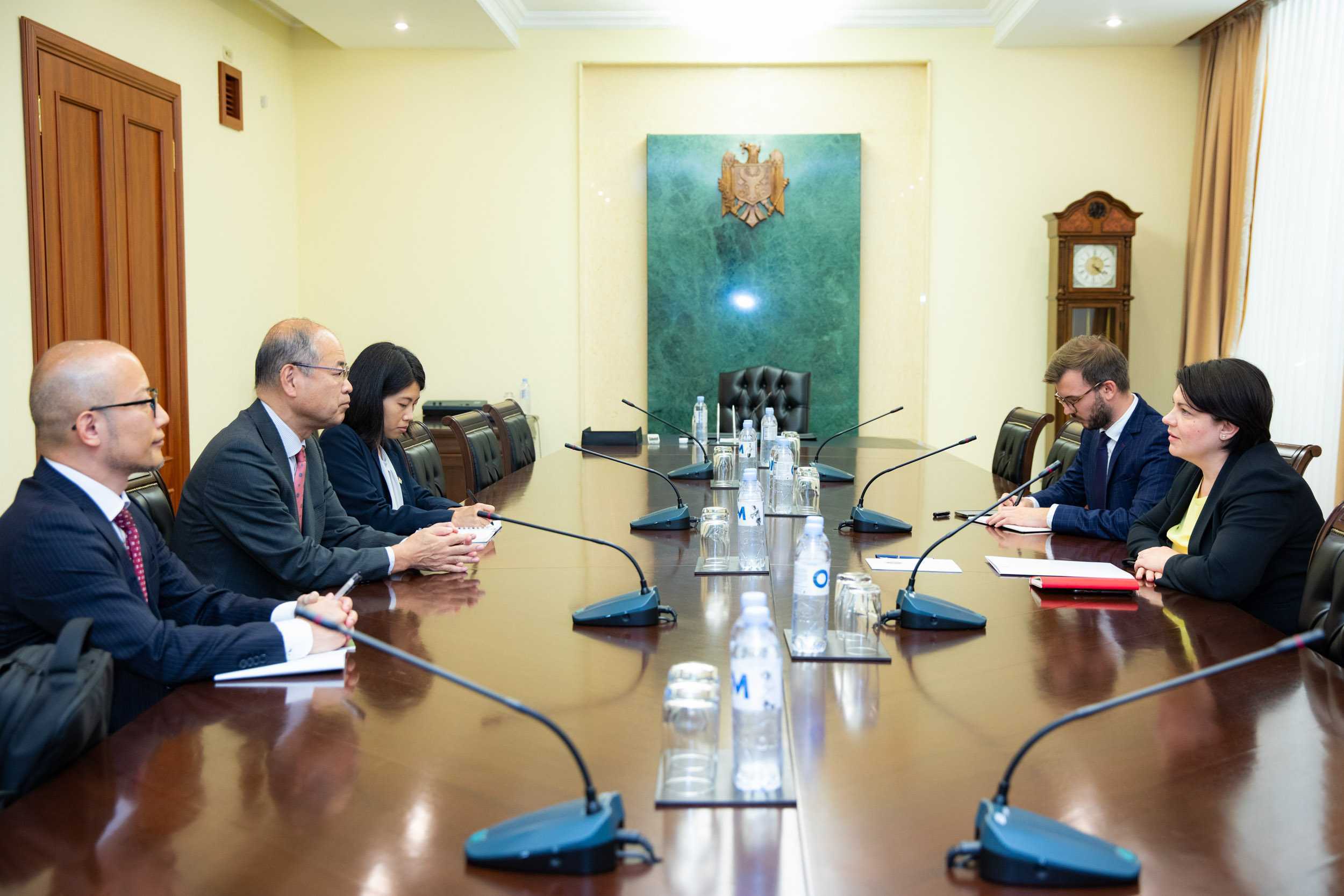 Prim-ministra Natalia Gavrilița a discutat cu ambasadorul Japoniei, Yoshihiro Katayama