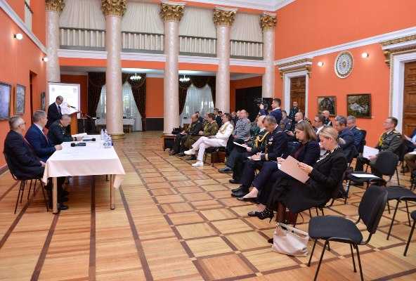Corpul de atașați militari, informat despre reformele Armatei Naționale