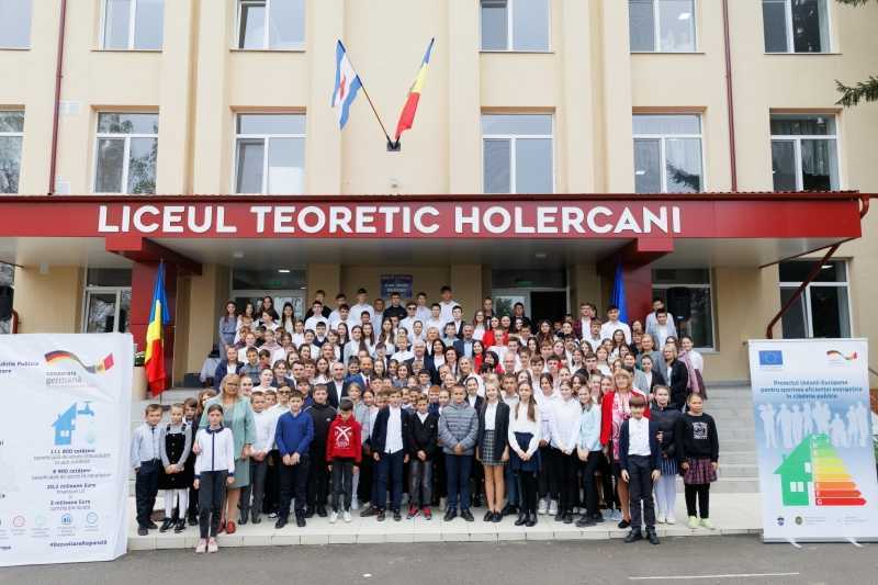 Șefa statului a participat la inaugurarea unui proiect de eficiență energetică la școala din Holercani, Dubăsari