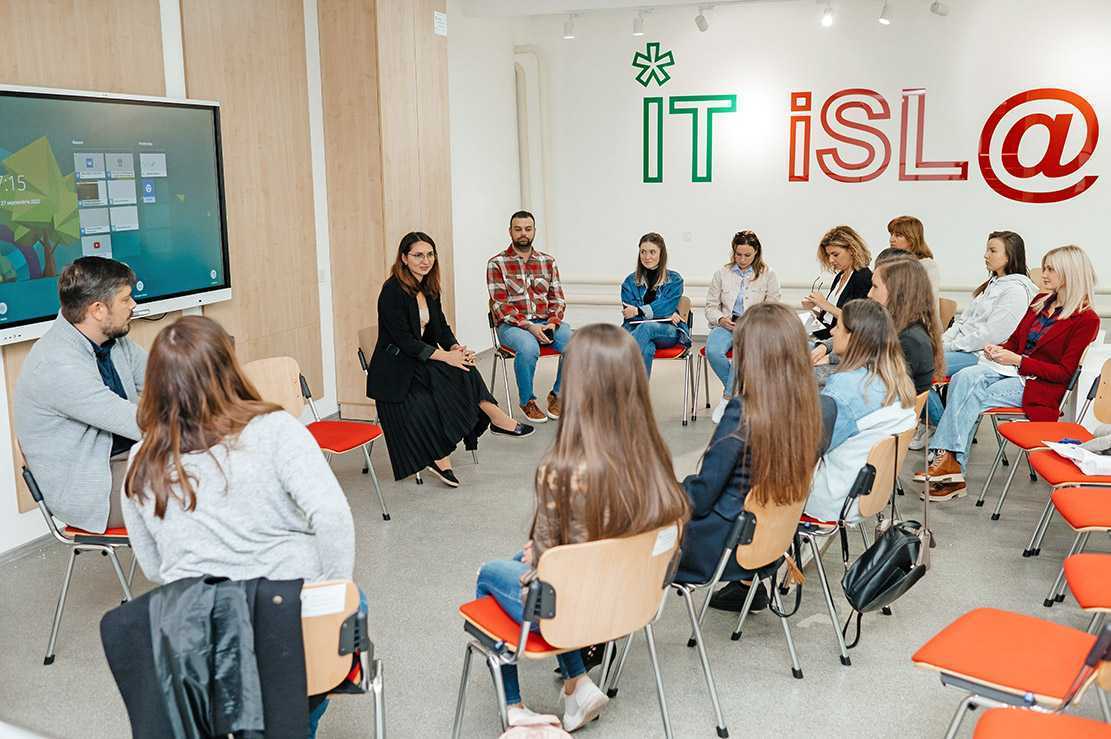 „Women in Online Work”: Program pentru femeile care își doresc să muncească în companii internaționale