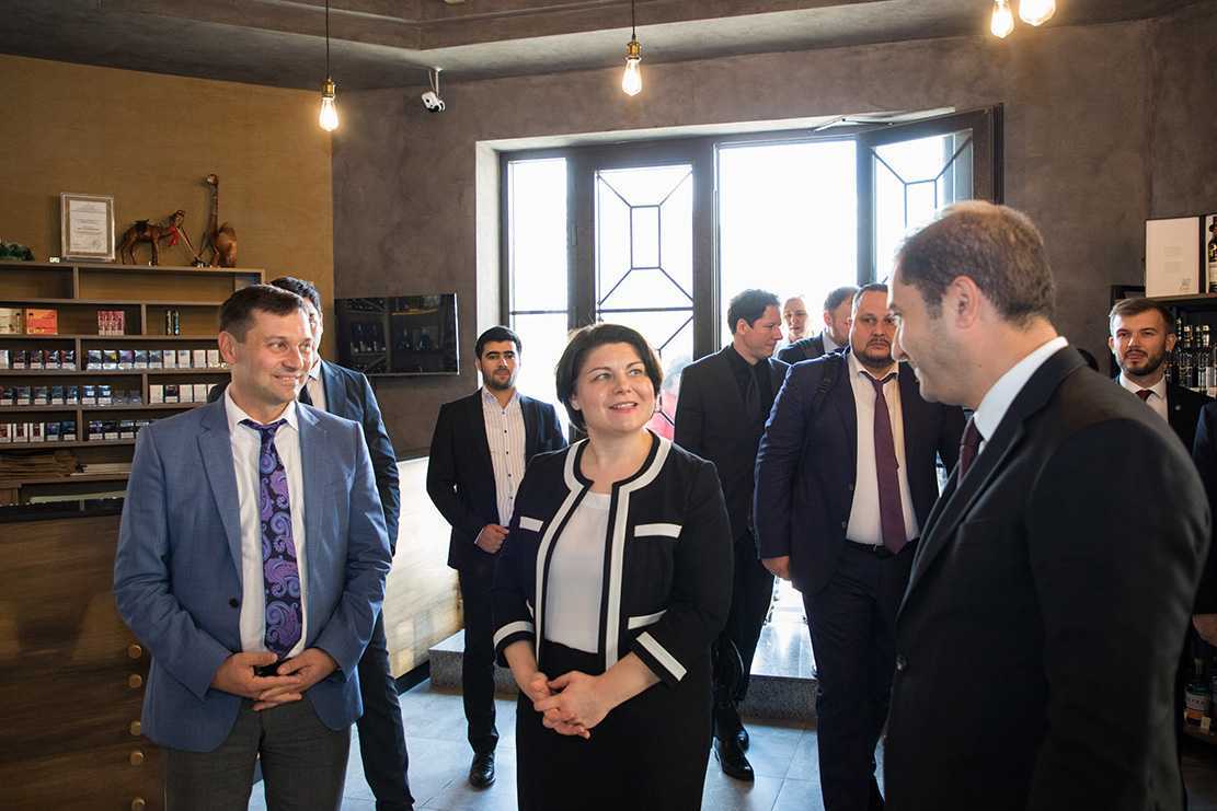 Vinurile și divinurile moldovenești vor ajunge pe rafturile magazinelor din Azerbaidjan