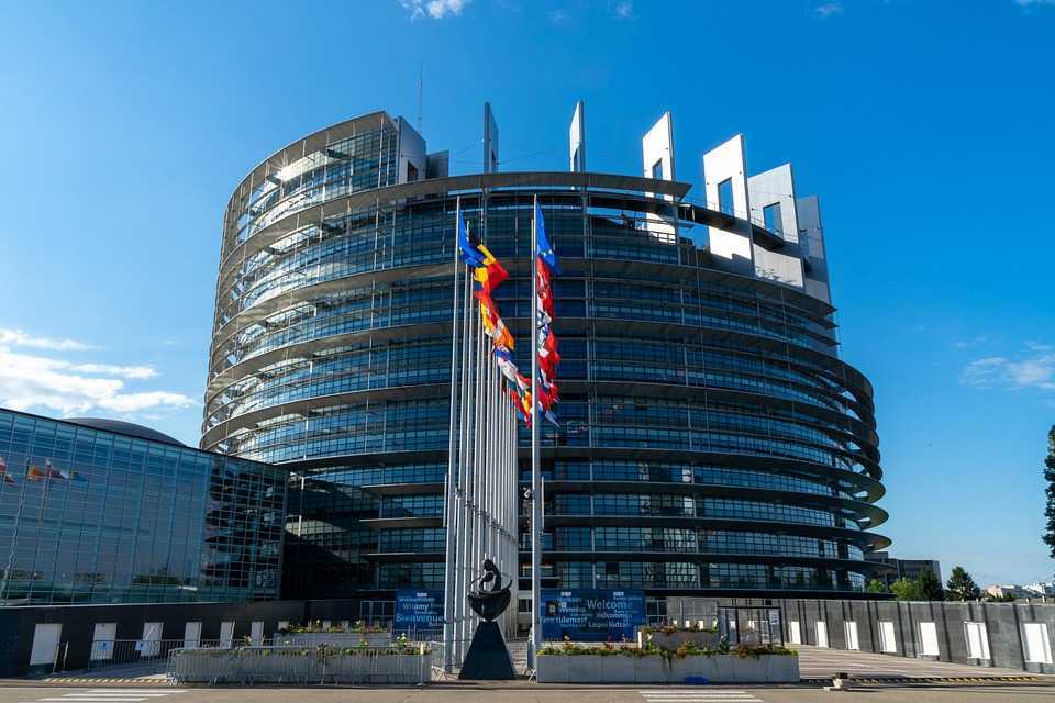 UE oferă un sprijin de 18 miliarde de euro pentru Ucraina în 2023